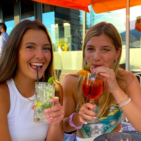 Meet your Posher, Zoë - Picture 5 of 5